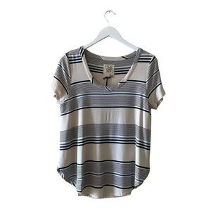 Chaser Stripes White Blue Short Sleeves Athleisure  Lightweight Blouse SZ M